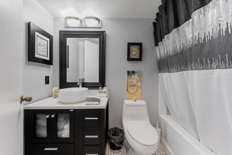 Condo in Hypoluxo, Florida, 3 bedrooms  № 2401308 - photo 9