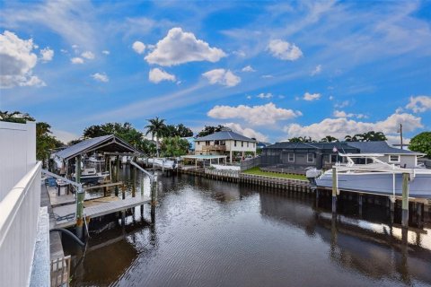 House in Bradenton, Florida 3 bedrooms, 222.5 sq.m. № 2391591 - photo 17