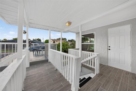 House in Bradenton, Florida 3 bedrooms, 222.5 sq.m. № 2391591 - photo 5