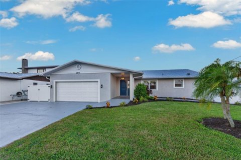 House in Bradenton, Florida 3 bedrooms, 222.5 sq.m. № 2391591 - photo 2