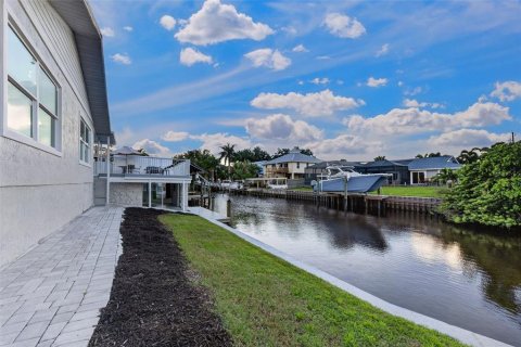 House in Bradenton, Florida 3 bedrooms, 222.5 sq.m. № 2391591 - photo 8
