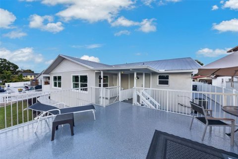 House in Bradenton, Florida 3 bedrooms, 222.5 sq.m. № 2391591 - photo 10