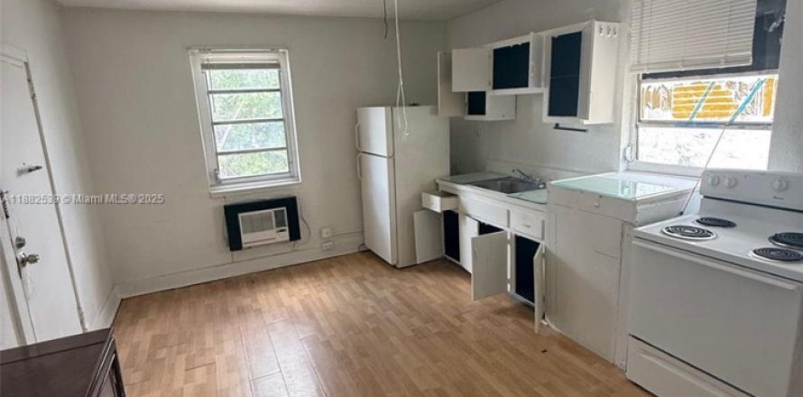 Квартира в Дания-Бич, Флорида 1 спальня, 745.26м2 № 1932232