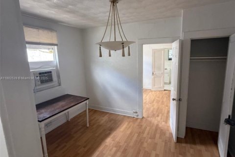 Снять в аренду квартиру в Дания-Бич, Флорида 1 спальня, 745.26м2, № 1932232 - фото 2