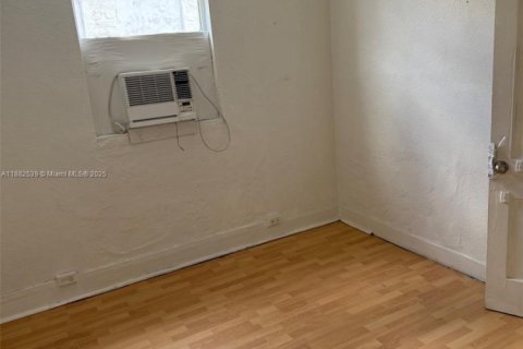 Снять в аренду квартиру в Дания-Бич, Флорида 1 спальня, 745.26м2, № 1932232 - фото 4