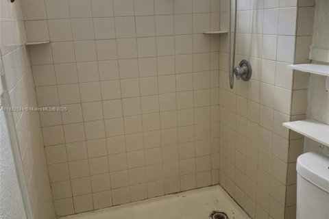 Снять в аренду квартиру в Дания-Бич, Флорида 1 спальня, 745.26м2, № 1932232 - фото 6