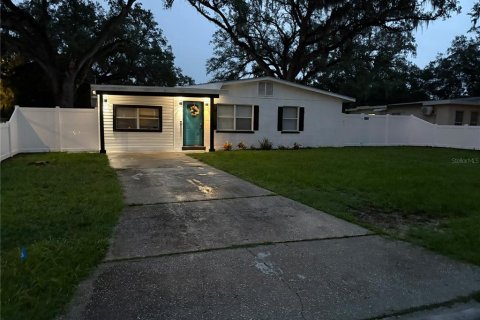 Villa ou maison à Tampa, Floride 3 chambres, 80.82 m2 № 2373719