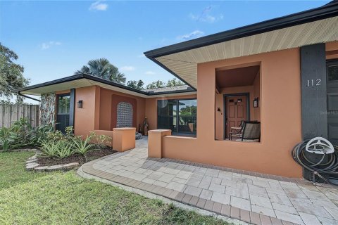 House in Safety Harbor, Florida 3 bedrooms, 177.91 sq.m. № 2430513 - photo 6