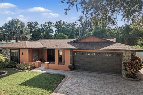 House in Safety Harbor, Florida 3 bedrooms, 177.91 sq.m. № 2430513 - photo 3