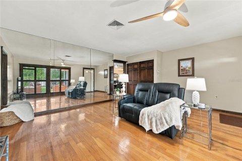 House in Safety Harbor, Florida 3 bedrooms, 177.91 sq.m. № 2430513 - photo 12