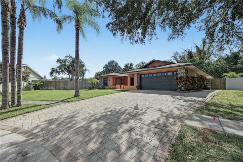 House in Safety Harbor, Florida 3 bedrooms, 177.91 sq.m. № 2430513 - photo 2