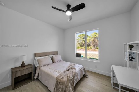 Casa en venta en Lehigh Acres, Florida, 3 dormitorios, 123.1 m2 № 1699614 - foto 16