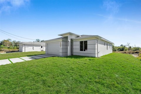 Casa en venta en Lehigh Acres, Florida, 3 dormitorios, 123.1 m2 № 1699614 - foto 2