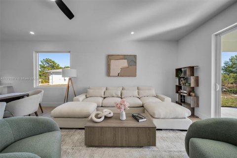 Casa en venta en Lehigh Acres, Florida, 3 dormitorios, 123.1 m2 № 1699614 - foto 11