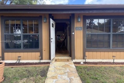 Casa en Pembroke Pines, Florida 2 dormitorios, 111.11 m2 № 2058622