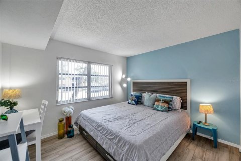 Condo in Clearwater, Florida, 1 bedroom  № 1565128 - photo 17