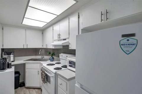Condo in Clearwater, Florida, 1 bedroom  № 1565128 - photo 6