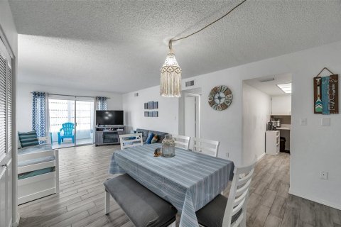 Condo in Clearwater, Florida, 1 bedroom  № 1565128 - photo 14