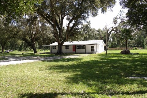 House in Zephyrhills, Florida 5 bedrooms, 210.33 sq.m. № 1900078 - photo 2