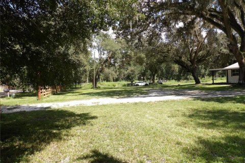House in Zephyrhills, Florida 5 bedrooms, 210.33 sq.m. № 1900078 - photo 10