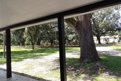 House in Zephyrhills, Florida 5 bedrooms, 210.33 sq.m. № 1900078 - photo 14