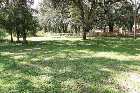 House in Zephyrhills, Florida 5 bedrooms, 210.33 sq.m. № 1900078 - photo 7