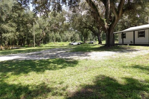 House in Zephyrhills, Florida 5 bedrooms, 210.33 sq.m. № 1900078 - photo 4