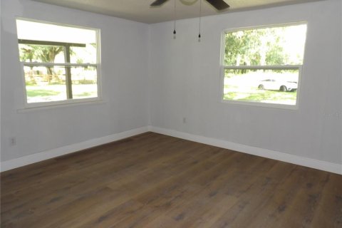 House in Zephyrhills, Florida 5 bedrooms, 210.33 sq.m. № 1900078 - photo 28