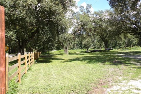 House in Zephyrhills, Florida 5 bedrooms, 210.33 sq.m. № 1900078 - photo 6