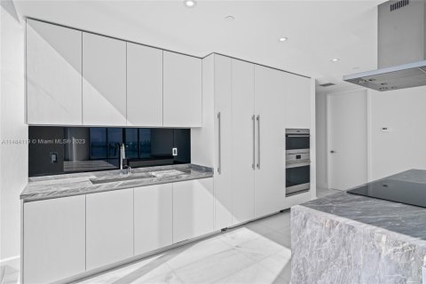 Condo in Miami, Florida, 4 bedrooms  № 1703271 - photo 21