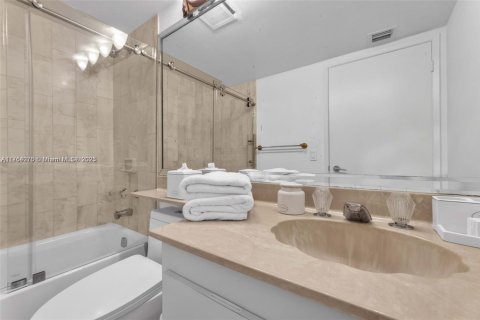 Condo in Miami, Florida, 3 bedrooms  № 1860096 - photo 28