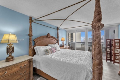 Condo in Miami, Florida, 3 bedrooms  № 1860096 - photo 14