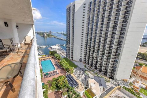 Condo in Miami, Florida, 3 bedrooms  № 1860096 - photo 27