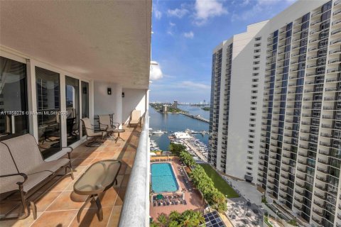 Condo in Miami, Florida, 3 bedrooms  № 1860096 - photo 26