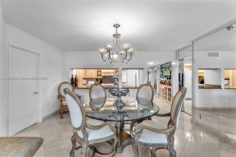 Condo in Miami, Florida, 3 bedrooms  № 1860096 - photo 3