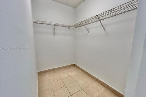 Condominio en alquiler en Pembroke Pines, Florida, 2 dormitorios, 81.85 m2 № 1976052 - foto 22