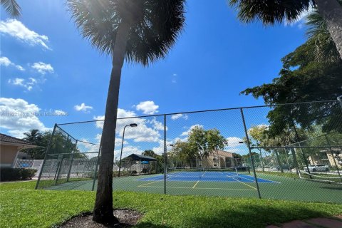 Condominio en alquiler en Pembroke Pines, Florida, 2 dormitorios, 81.85 m2 № 1976052 - foto 29