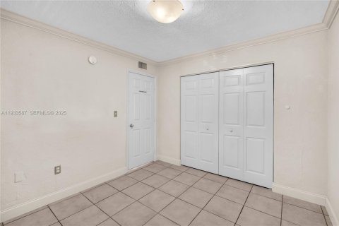 Apartamento en alquiler en Miami, Florida, 2 dormitorios, 63.08 m2 № 1992095 - foto 13