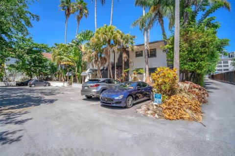 Apartamento en alquiler en Miami, Florida, 2 dormitorios, 63.08 m2 № 1992095 - foto 17