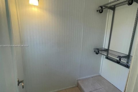 Appartement à louer à Miami Springs, Floride: 1 chambre, 157.38 m2 № 1889099 - photo 7