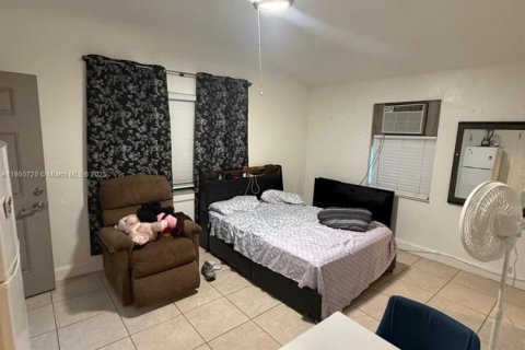 Appartement à louer à Miami Springs, Floride: 1 chambre, 157.38 m2 № 1889099 - photo 2