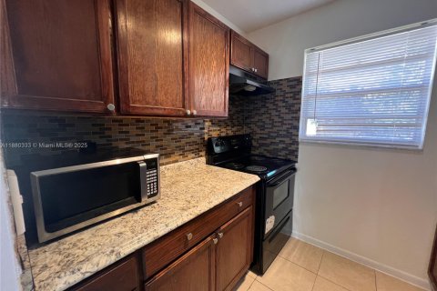 Condominio en alquiler en Hallandale Beach, Florida, 1 dormitorio, 57.6 m2 № 1929061 - foto 7