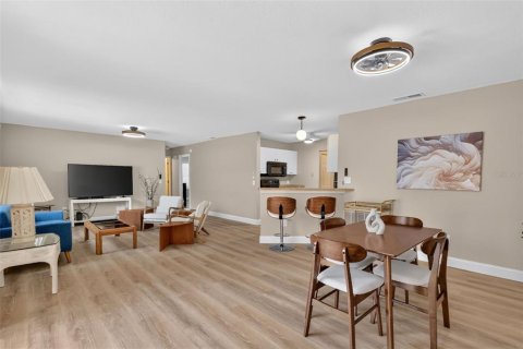 Villa ou maison à vendre à The Villages, Floride: 2 chambres, 104.14 m2 № 2405504 - photo 3