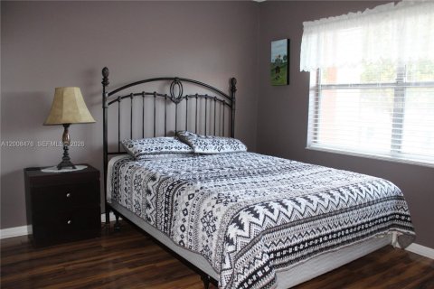Condo in Sunrise, Florida, 2 bedrooms  № 2076531 - photo 8