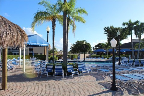 Condo in Sunrise, Florida, 2 bedrooms  № 2076531 - photo 19