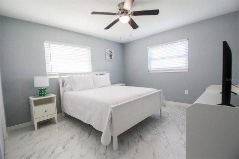 House in Sarasota, Florida 3 bedrooms, 163.97 sq.m. № 220790 - photo 22