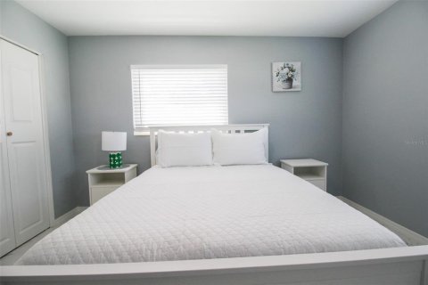 House in Sarasota, Florida 3 bedrooms, 163.97 sq.m. № 220790 - photo 23