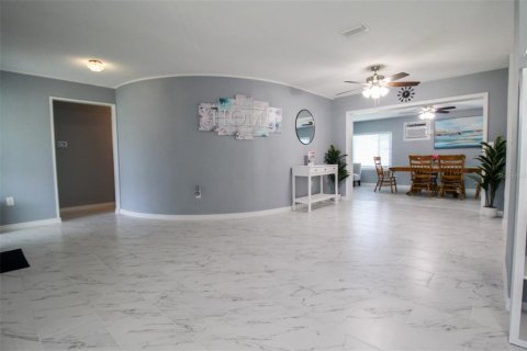 Villa ou maison à louer à Sarasota, Floride: 3 chambres, 163.97 m2 № 220790 - photo 11