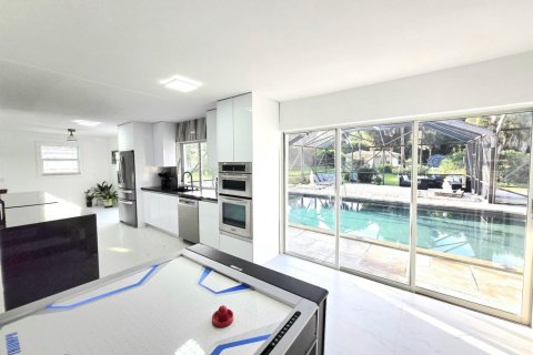 House in Wellington, Florida 5 bedrooms, 315.87 sq.m. № 2177040 - photo 20