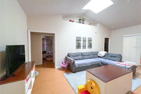 Villa ou maison à louer à Gainesville, Floride: 4 chambres, 168.34 m2 № 1675705 - photo 2